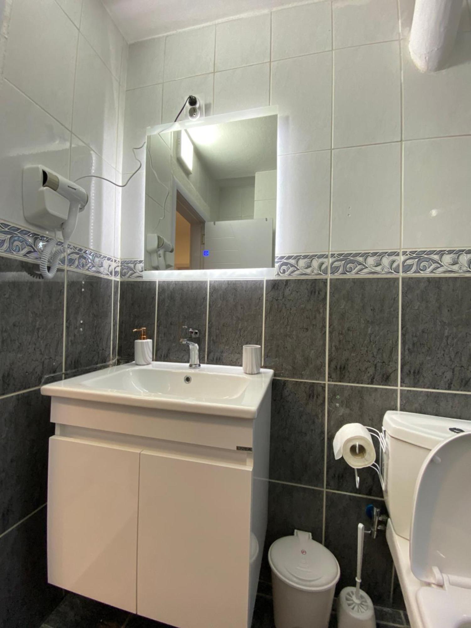 Hotspot Apartments - City Center بريشتاين المظهر الخارجي الصورة