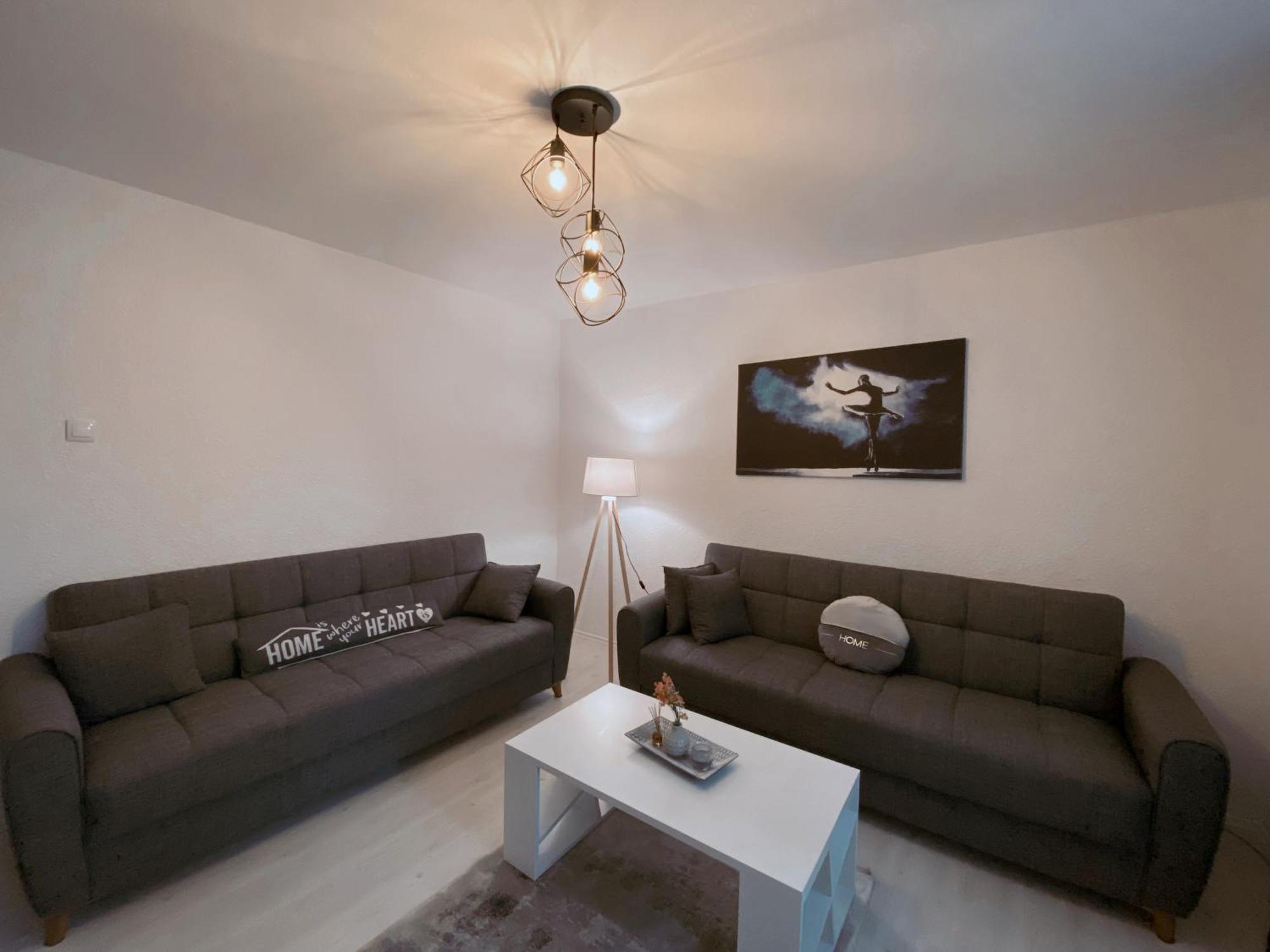 Hotspot Apartments - City Center بريشتاين المظهر الخارجي الصورة